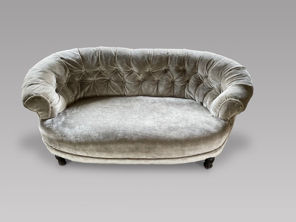 A Victorian Button Back Canape