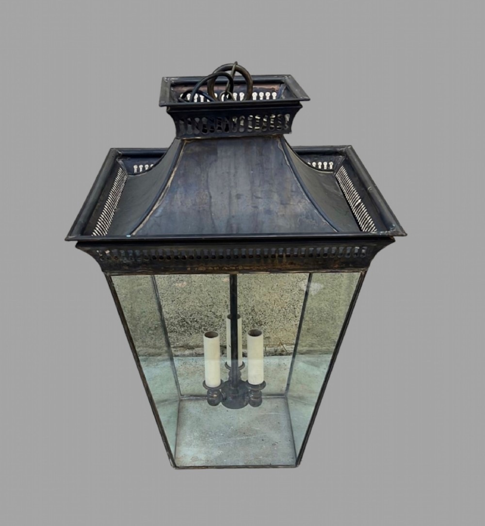 A Good Sized Hall Lantern