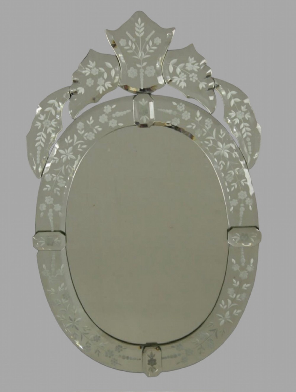 A c1900 Oval Wall Mirror