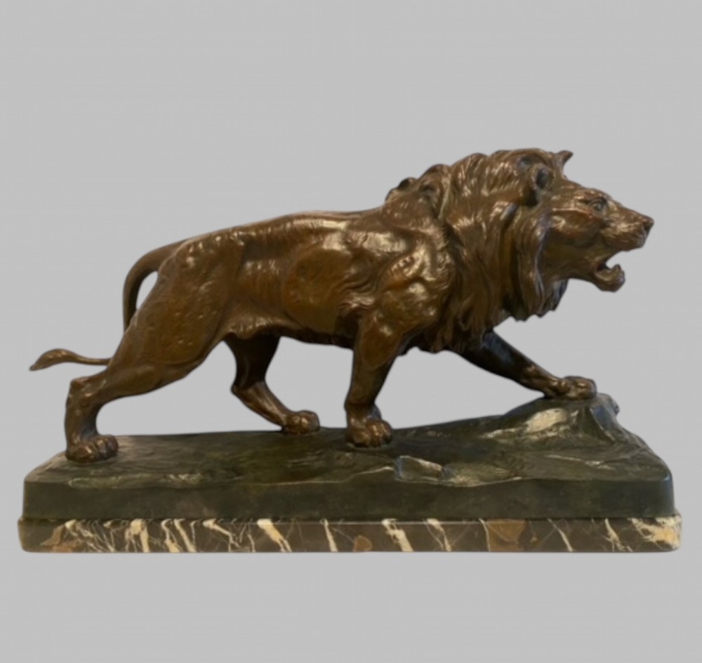 Paul Thomas - 'Lion aux Aguets' - Large Patinated Bronze Lion