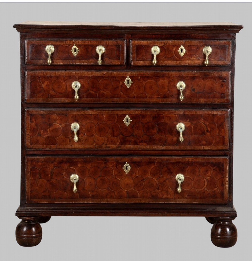 A Lovely Georgian Yew Wood Oyster Chest Of Drawers