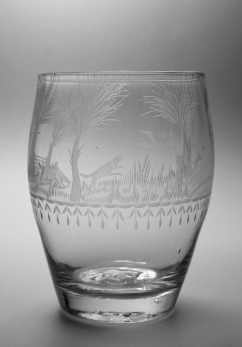 PAIR OF ENGRAVED BARRELSHAPED TUMBLERS ENGLISH C1800 - ADDITIONAL PHOTO 3