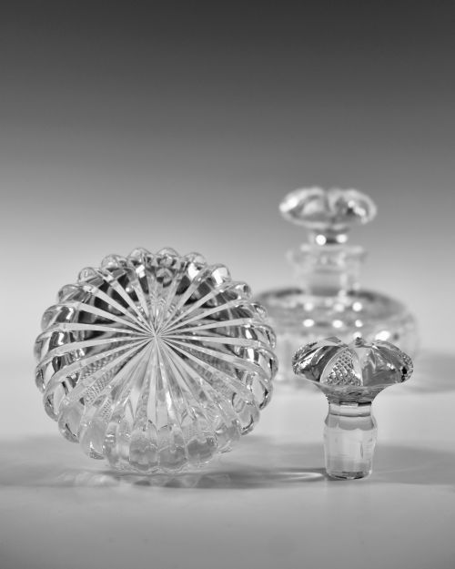 FINE PAIR OF CUT GLASS SCENT BOTTLES ENGLISH C1860 - ADDITIONAL PHOTO 6