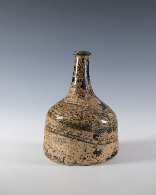 WIDE BODIED MALLET DECANTER ENGLISH C1725 - ADDITIONAL PHOTO 1