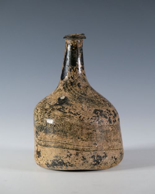 WIDE BODIED MALLET DECANTER ENGLISH C1725 - ADDITIONAL PHOTO 4