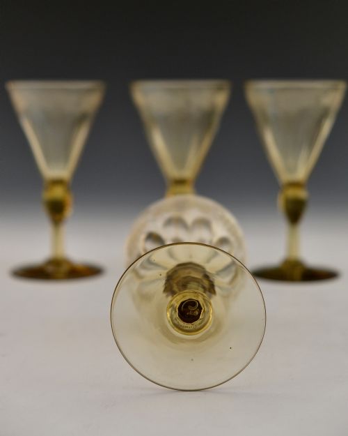 FOUR ENGRAVED AMBER WINE GLASSES ENGLISH C184050 - ADDITIONAL PHOTO 5