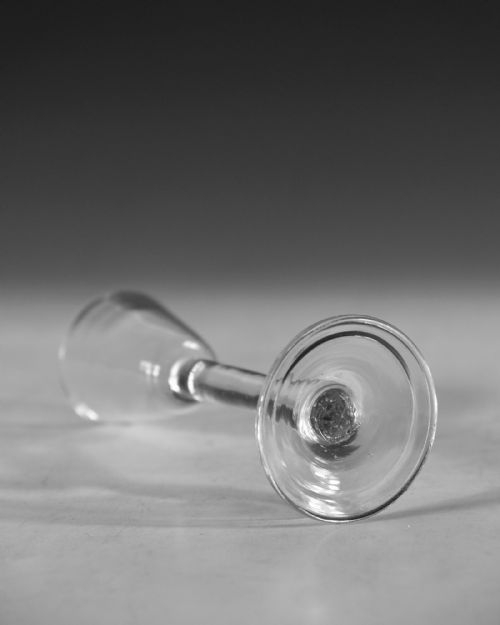 ANTIQUE CORDIAL GLASS PLAIN STEM ENGLISH C1750 - ADDITIONAL PHOTO 2
