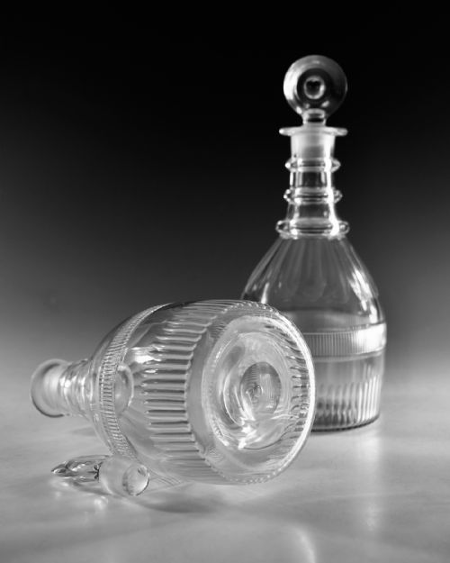 ANTIQUE GLASS PAIR OF DECANTERS ENGLISH C1830 - ADDITIONAL PHOTO 5