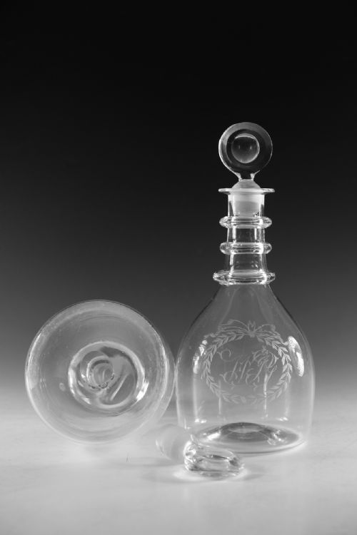 ANTIQUE GLASS PAIR OF PLAIN THREE RING DECANTERS ENGLISH C1820 - ADDITIONAL PHOTO 7