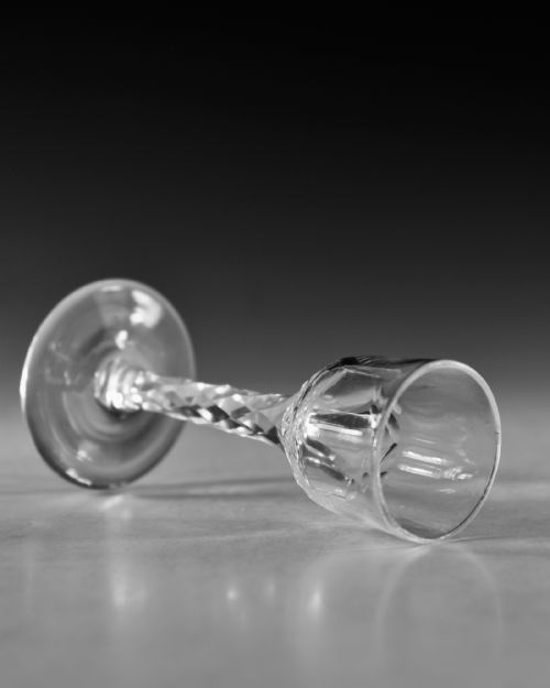 ANTIQUE GLASS FACET STEM WINE GLASS ENGLISH C1780 - ADDITIONAL PHOTO 3
