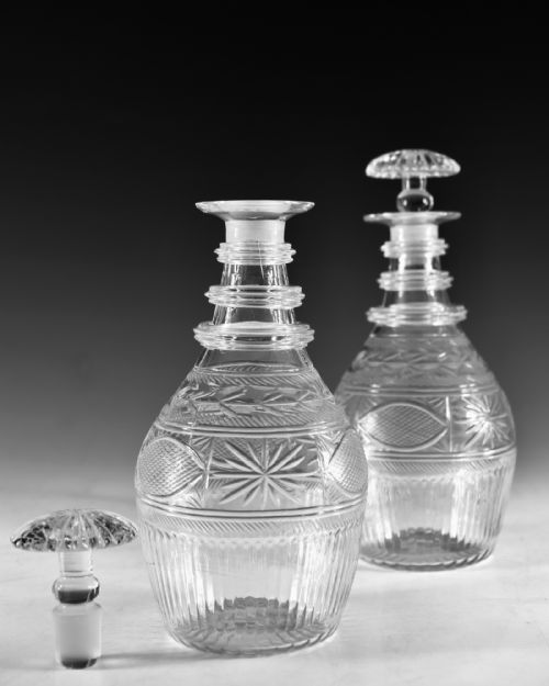 ANTIQUE GLASS PAIR OF DECANTERS IRISH C1820 - ADDITIONAL PHOTO 3