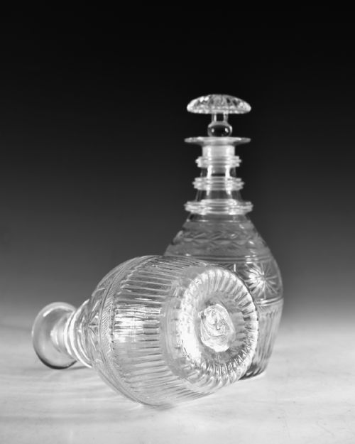 ANTIQUE GLASS PAIR OF DECANTERS IRISH C1820 - ADDITIONAL PHOTO 4