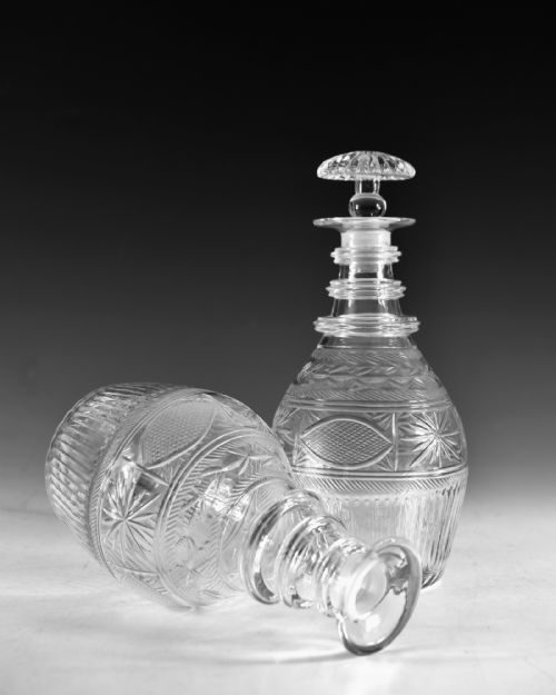 ANTIQUE GLASS PAIR OF DECANTERS IRISH C1820 - ADDITIONAL PHOTO 5