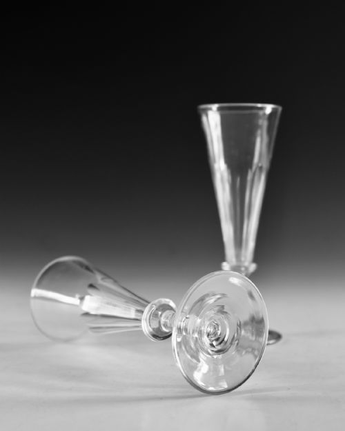 ANTIQUE GLASS NEAR PAIR OF CHAMPAGNE FLUTES ENGLISH C1830 - ADDITIONAL PHOTO 3