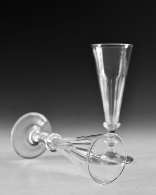 ANTIQUE GLASS NEAR PAIR OF CHAMPAGNE FLUTES ENGLISH C1830 - ADDITIONAL PHOTO 4