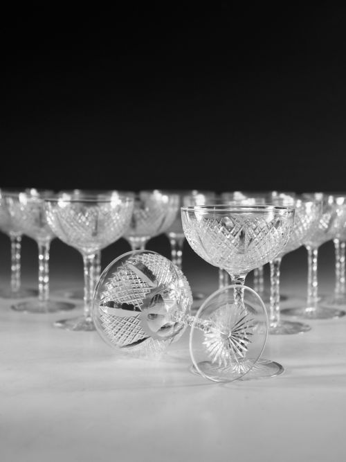 ANTIQUE GLASS SET OF 13 FINE QUALITY CHAMPAGNE GLASSES ENGLISH C1880 - ADDITIONAL PHOTO 7