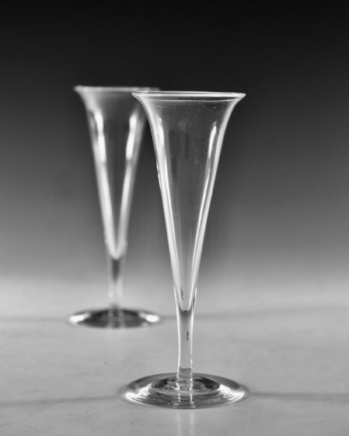 ANTIQUE GLASS PAIR OF CHAMPAGNE FLUTES ENGLISH C1820 - ADDITIONAL PHOTO 4
