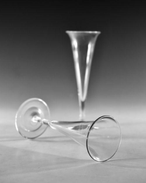 ANTIQUE GLASS PAIR OF CHAMPAGNE FLUTES ENGLISH C1820 - ADDITIONAL PHOTO 6