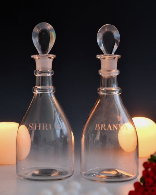 ANTIQUE GLASS PAIR OF LABELLED DECANTERS ENGLISH C1810 - ADDITIONAL PHOTO 1