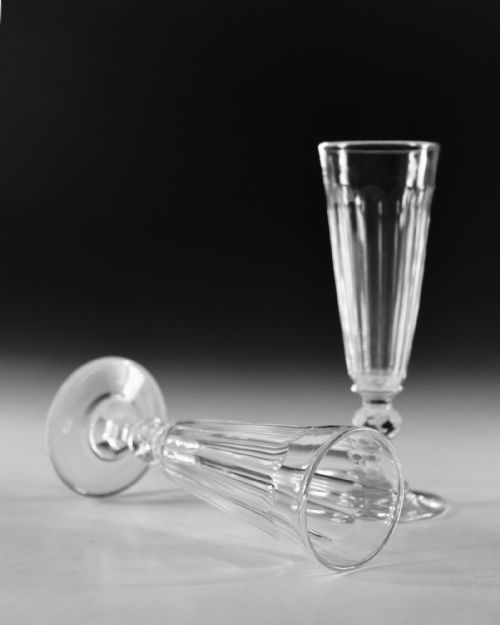 ANTIQUE GLASS PAIR OF FLUTES ENGLISH C1830 - ADDITIONAL PHOTO 6