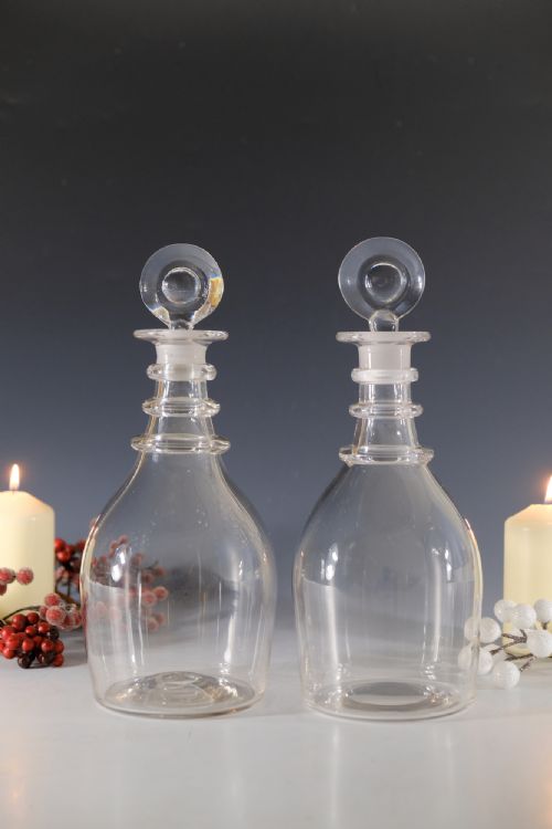 ANTIQUE GLASS NEAR PAIR OF DECANTERS ENGLISH C1820 - ADDITIONAL PHOTO 1
