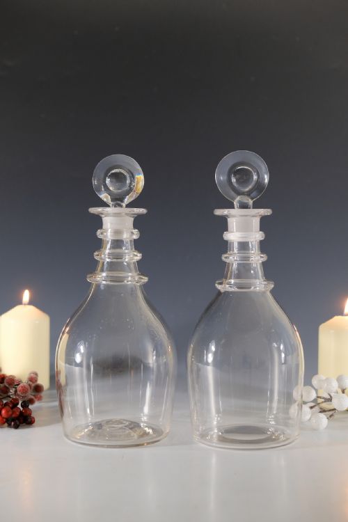 ANTIQUE GLASS NEAR PAIR OF DECANTERS ENGLISH C1820 - ADDITIONAL PHOTO 2