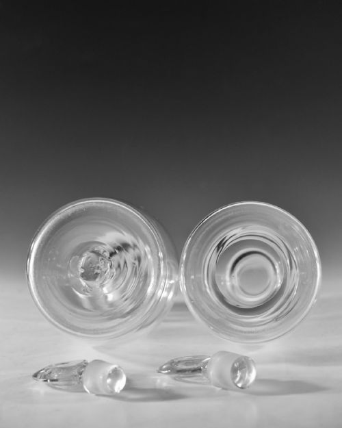ANTIQUE GLASS NEAR PAIR OF DECANTERS ENGLISH C1820 - ADDITIONAL PHOTO 9