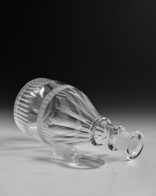 ANTIQUE GLASS DECANTER HALF SIZE ENGLISH C1810 - ADDITIONAL PHOTO 5