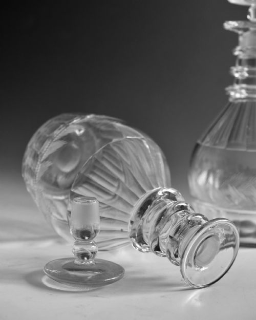 ANTIQUE GLASS DECANTERS PAIR ENGLISH C1835 - ADDITIONAL PHOTO 6