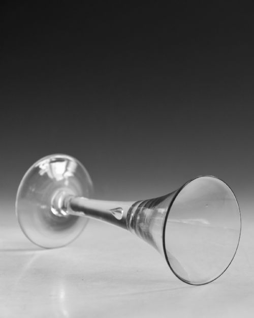 ANTIQUE GLASS PLAIN STEM WINE GLASS ENGLISH C1750 - ADDITIONAL PHOTO 4