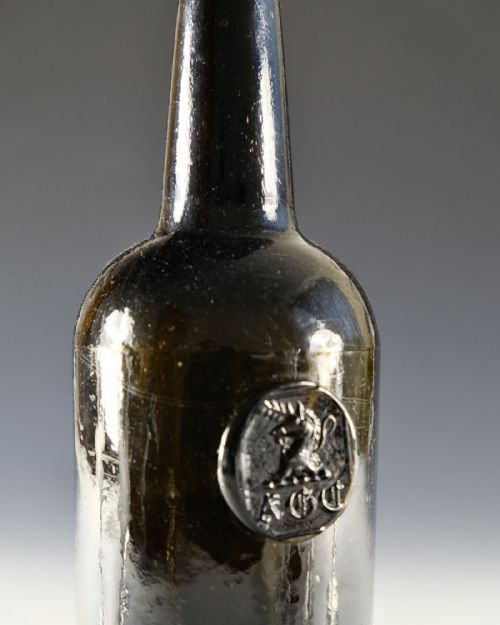 ANTIQUE GLASS SEALED WINE BOTTLE ENGLISH C1820 - ADDITIONAL PHOTO 2