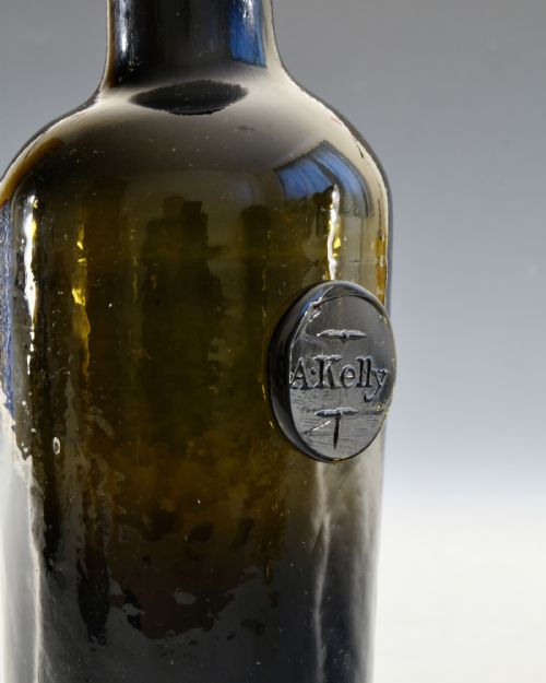 ANTIQUE GLASS SEALED WINE BOTTLE A KELLY C1790 1800 - ADDITIONAL PHOTO 3