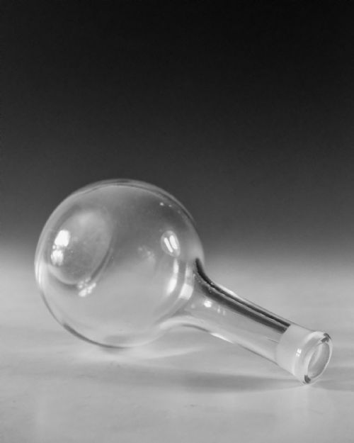 ANTIQUE GLASS SHAFT AND GLOBE DECANTER ENGLISH C1750 - ADDITIONAL PHOTO 4