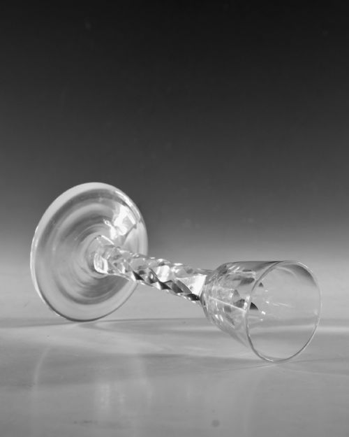 ANTIQUE GLASS CORDIAL GLASS WITH FACET STEM ENGLISH C1775 - ADDITIONAL PHOTO 1