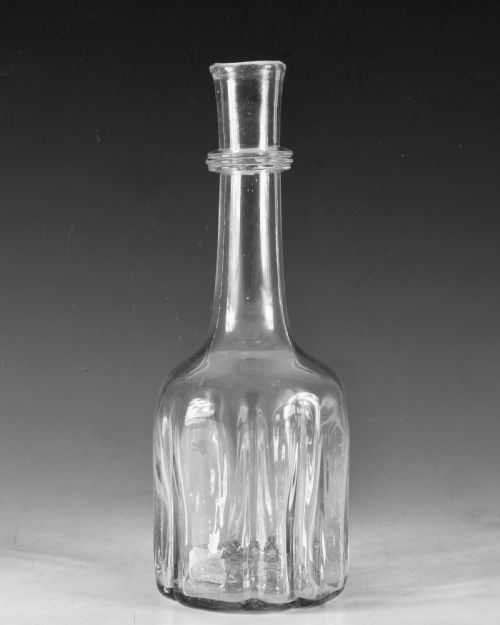 ANTIQUE GLASS SERVING BOTTLE MID 18TH CENTURY - ADDITIONAL PHOTO 2