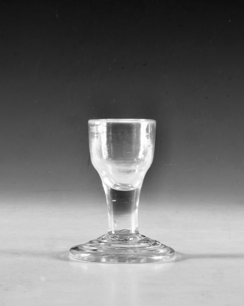ANTIQUE GLASS DRAM GLASS TERRACED FOOT ENGLISH C1770 - ADDITIONAL PHOTO 1