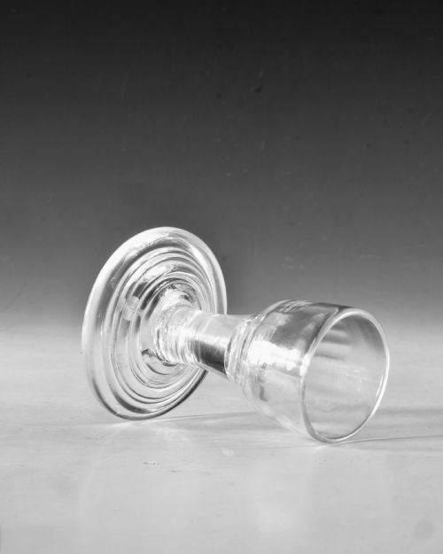 ANTIQUE GLASS DRAM GLASS TERRACED FOOT ENGLISH C1770 - ADDITIONAL PHOTO 3