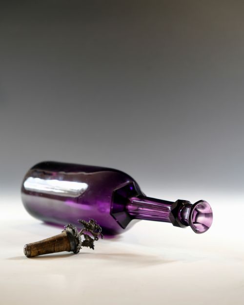 ANTIQUE GLASS AMETHYST SERVING BOTTLE ENGLISH C1830 - ADDITIONAL PHOTO 5
