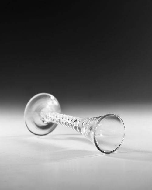 ANTIQUE CORDIAL GLASS MERCURY TWIST ENGLISH C1750 - ADDITIONAL PHOTO 3