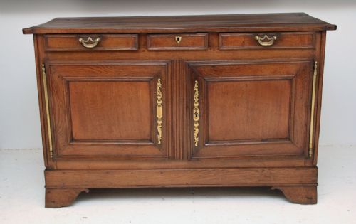French Dresser