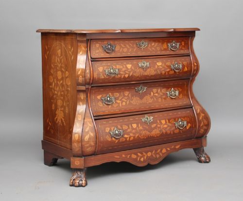 Dutch Bombe Chest