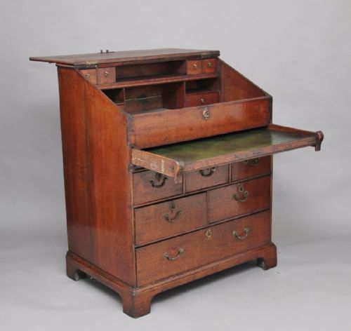 18th Century Oak Maitre 'D' Stand / Desk