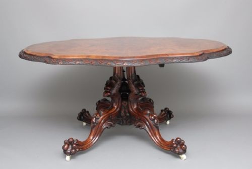 19th Century Walnut Pedestal Loo / Breakfast Table