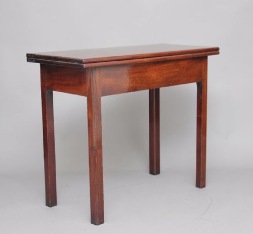 18th Century Mahogany Tea / Side Table