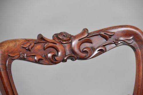 A SET OF SIX 19TH CENTURY ROSEWOOD DINING CHAIRS - ADDITIONAL PHOTO 6