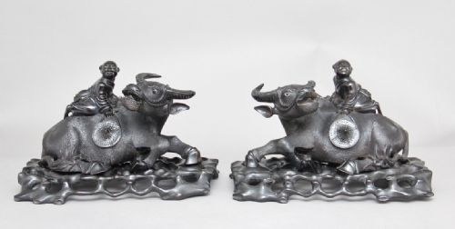 A PAIR OF 20TH CENTURY CHINESE WOOD CARVINGS - ADDITIONAL PHOTO 1