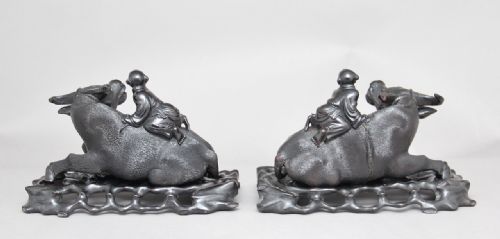 A PAIR OF 20TH CENTURY CHINESE WOOD CARVINGS - ADDITIONAL PHOTO 3