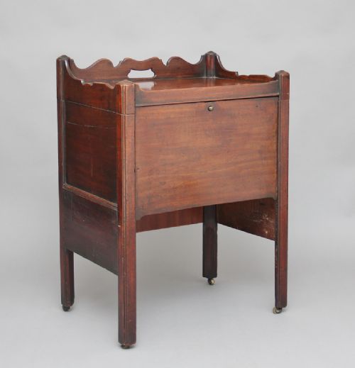 18TH CENTURY MAHOGANY BEDSIDE CUPBOARD