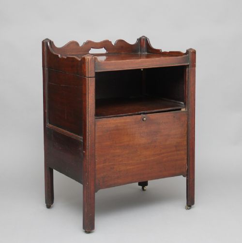 18TH CENTURY MAHOGANY BEDSIDE CUPBOARD - ADDITIONAL PHOTO 1