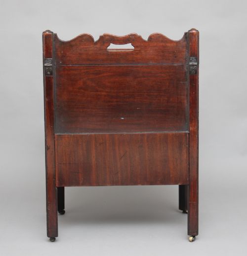 18TH CENTURY MAHOGANY BEDSIDE CUPBOARD - ADDITIONAL PHOTO 5